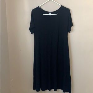 FLOWY BLACK DRESS